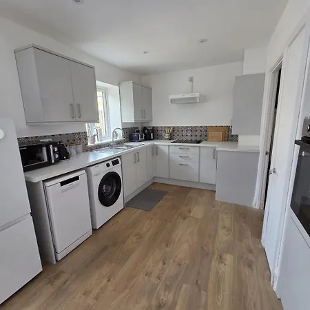 3br Family With Garden & Parking Bristol