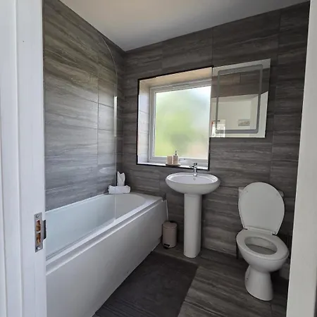 3br Family With Garden & Parking Holiday home Bristol